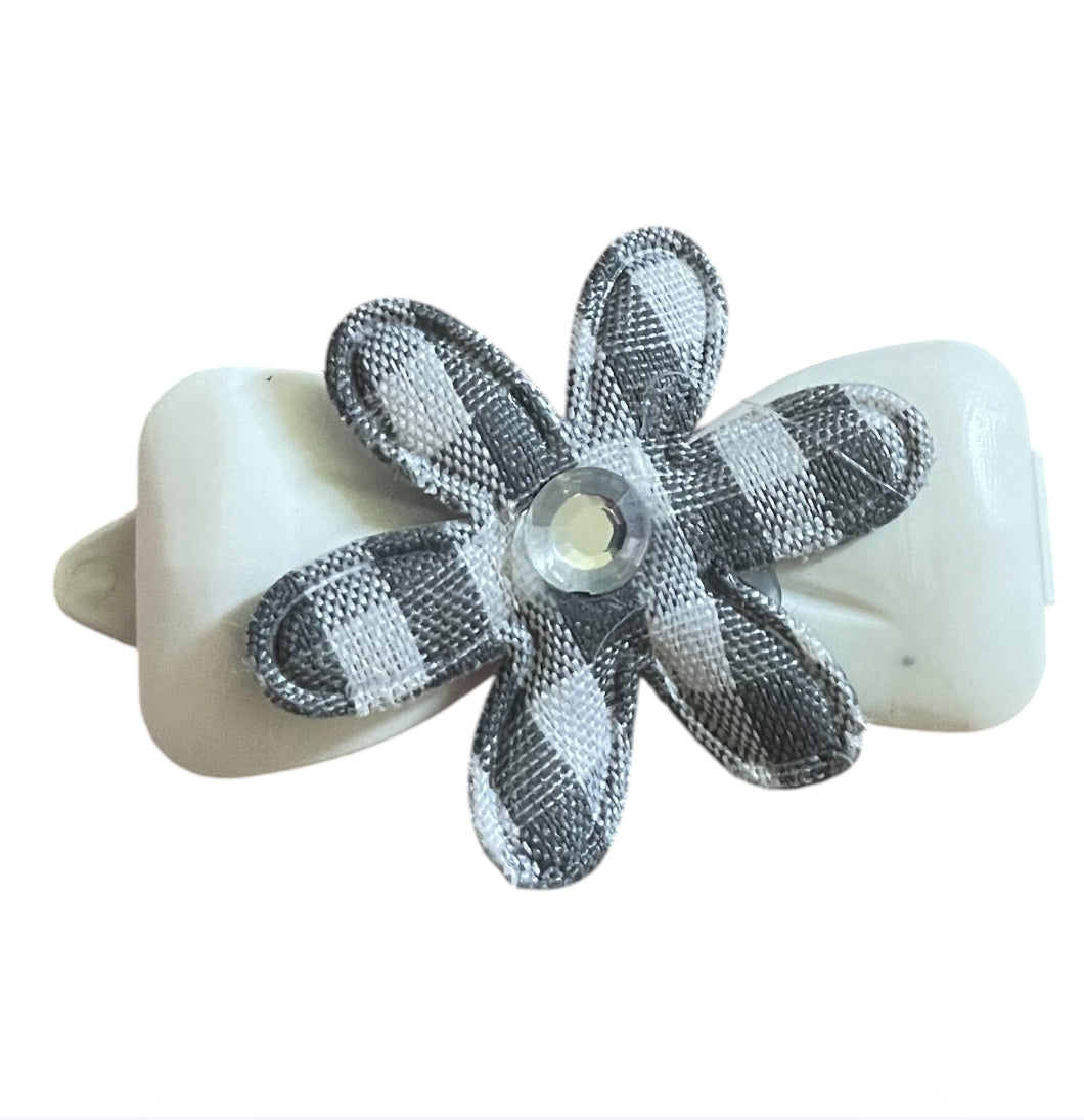 Gray Plaid Flower